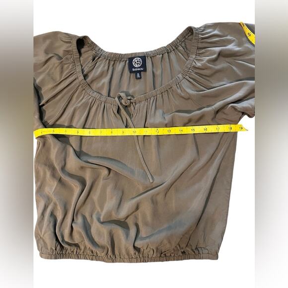 Bobeau Olive Green Puff Sleeve Peasant Top - Medium - Picture 6 of 7